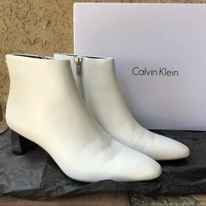 ⚡️FLASH SALE⚡️ Calvin Klein white leather booties